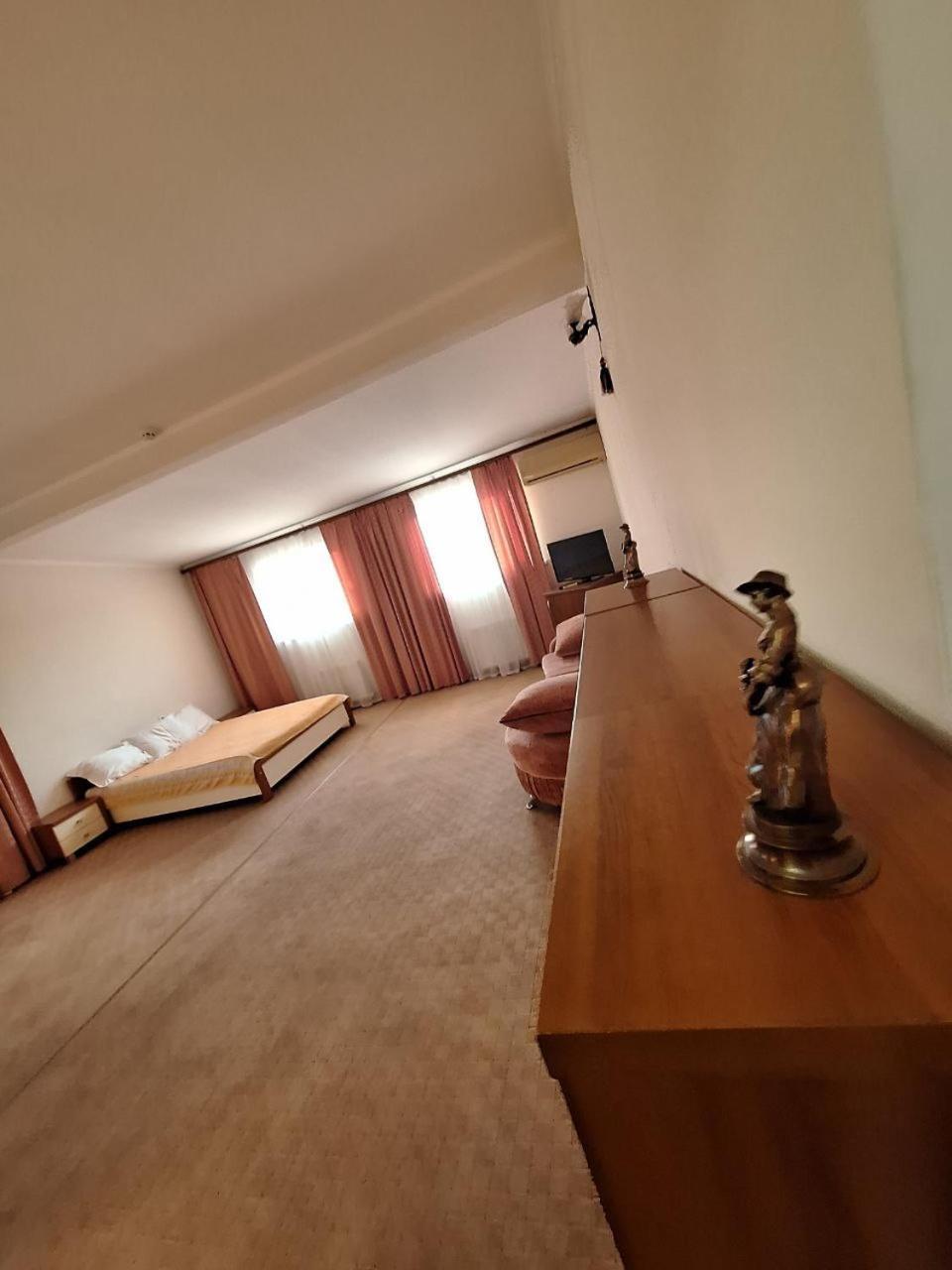Барселона Hotel Mizikevycha ภายนอก รูปภาพ
